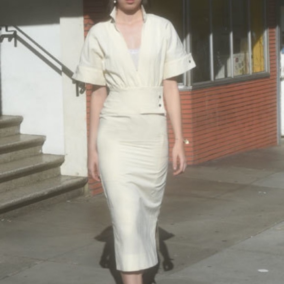 Mid length French off-white dress - Picture 2 of 7